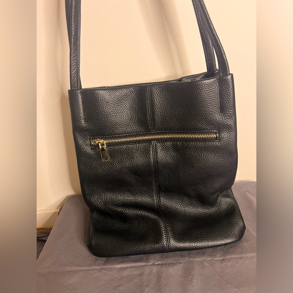 Kattee pebbled black tote